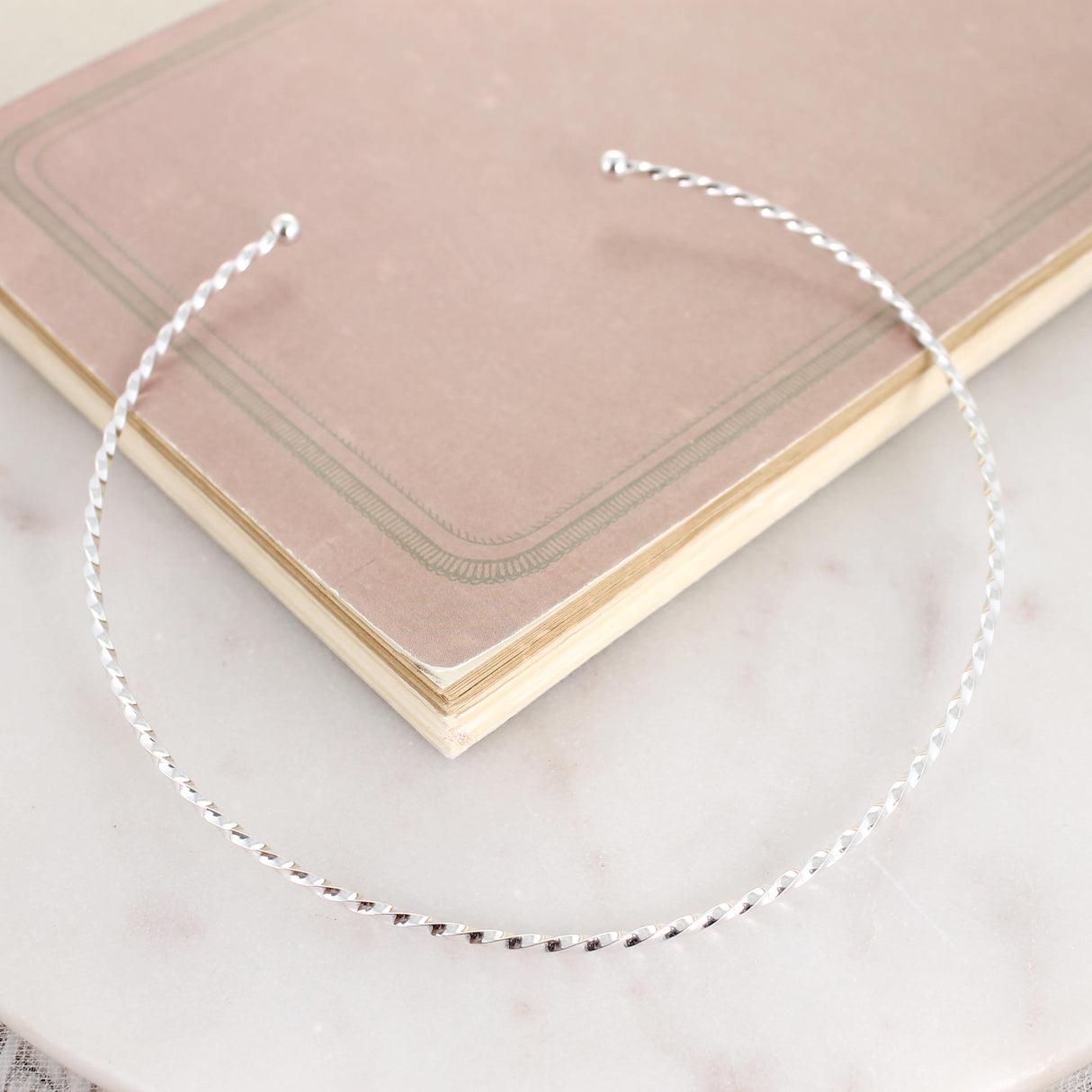 Twisty Silver Neck Wire