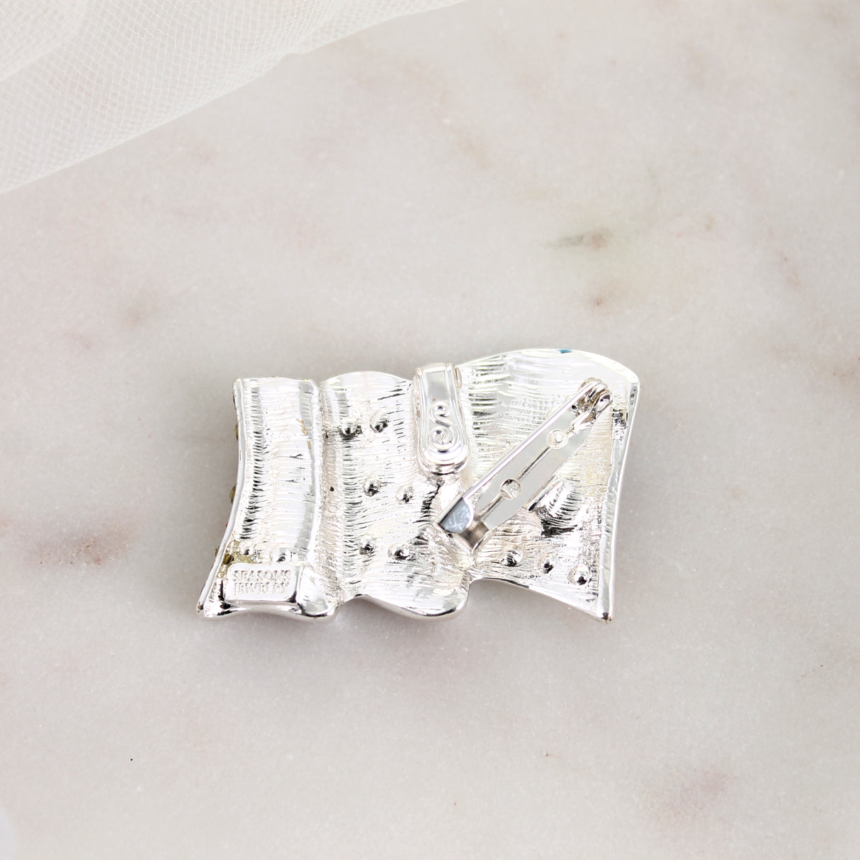 Crystal Waving Flag Pin/Pendant