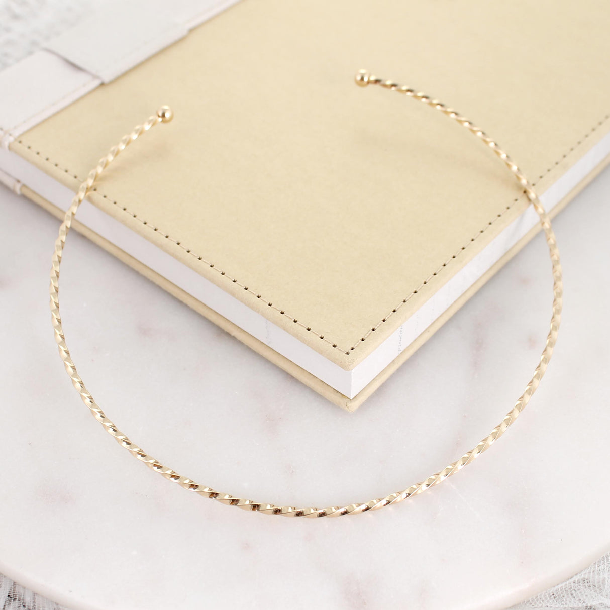 Twisty Gold Neck Wire