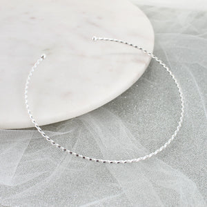 Twisty Silver Neck Wire