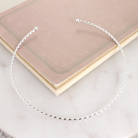 Twisty Silver Neck Wire