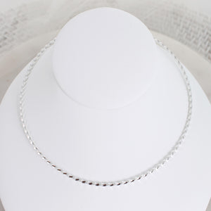 Twisty Silver Neck Wire